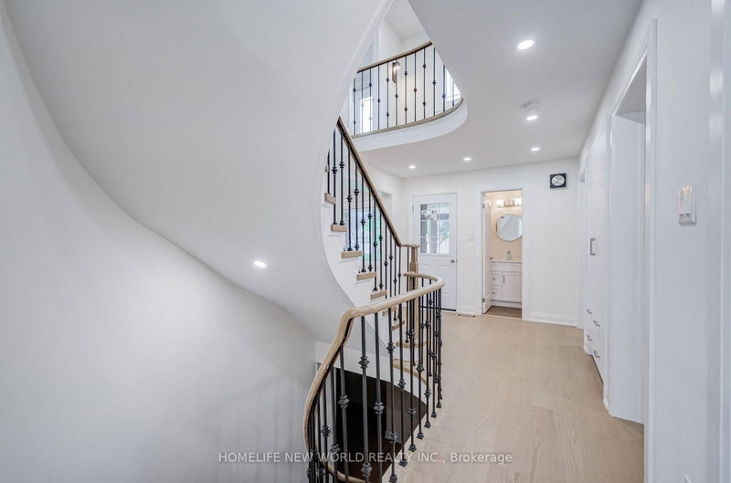 199 Harrowsmith Mississauga,ON L5R 1R8 — Photo 8