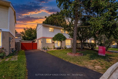 2 Hemlark Court • Brampton, ON photo 3