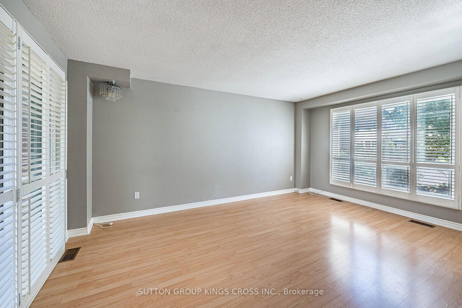 2 Hemlark Court • Brampton, ON photo 9