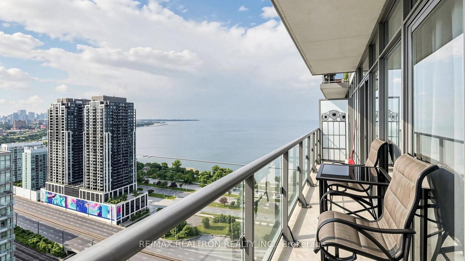 105 The Queensway Avenue • #3301 • Toronto, ON photo 8