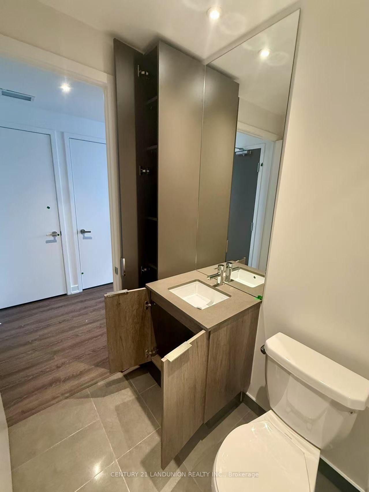 2003-448 Burnhamthorpe Rd, Mississauga, view 14