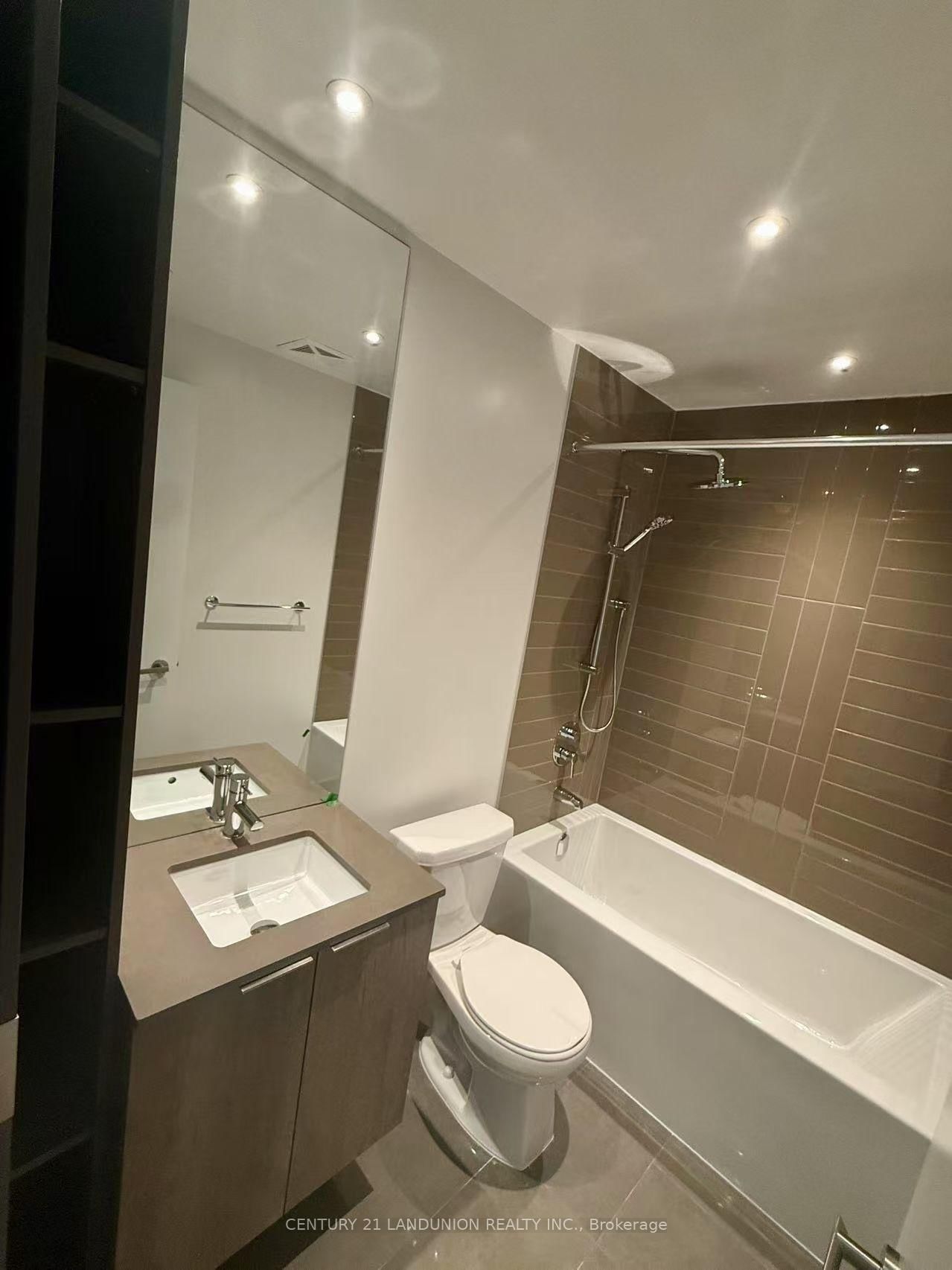 2003-448 Burnhamthorpe Rd, Mississauga, view 15