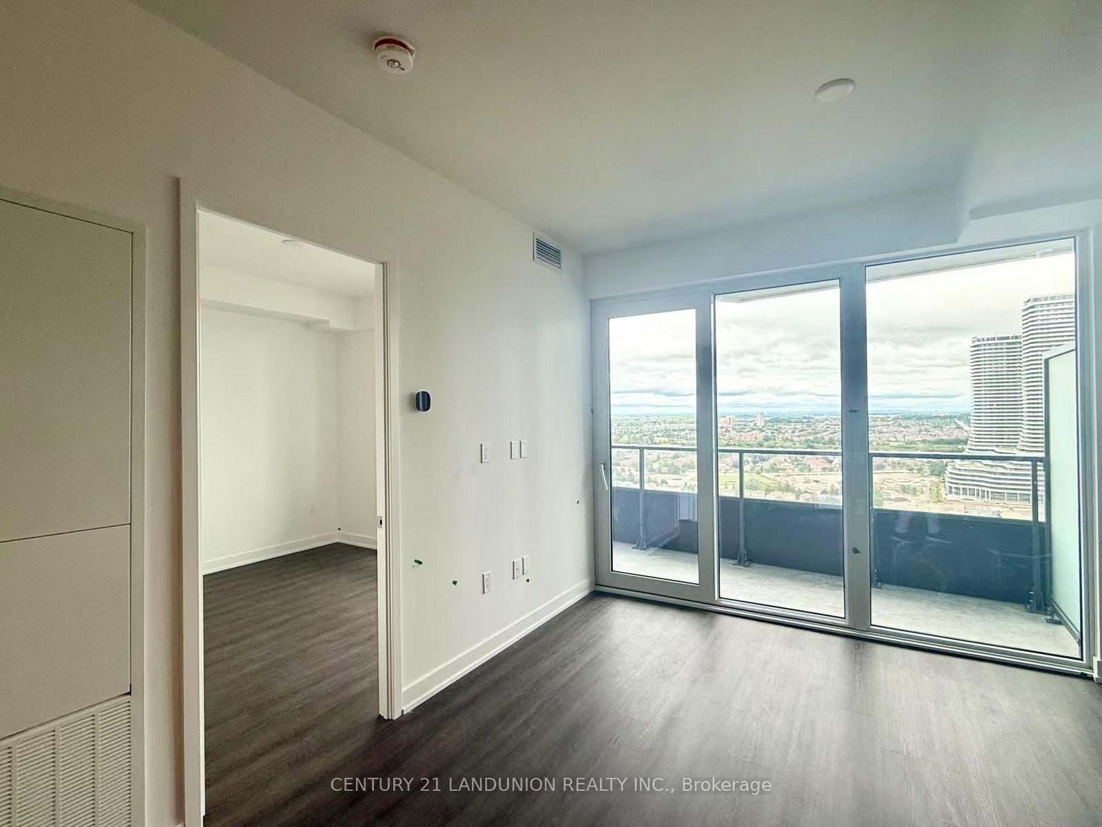 2003-448 Burnhamthorpe Rd, Mississauga, view 5