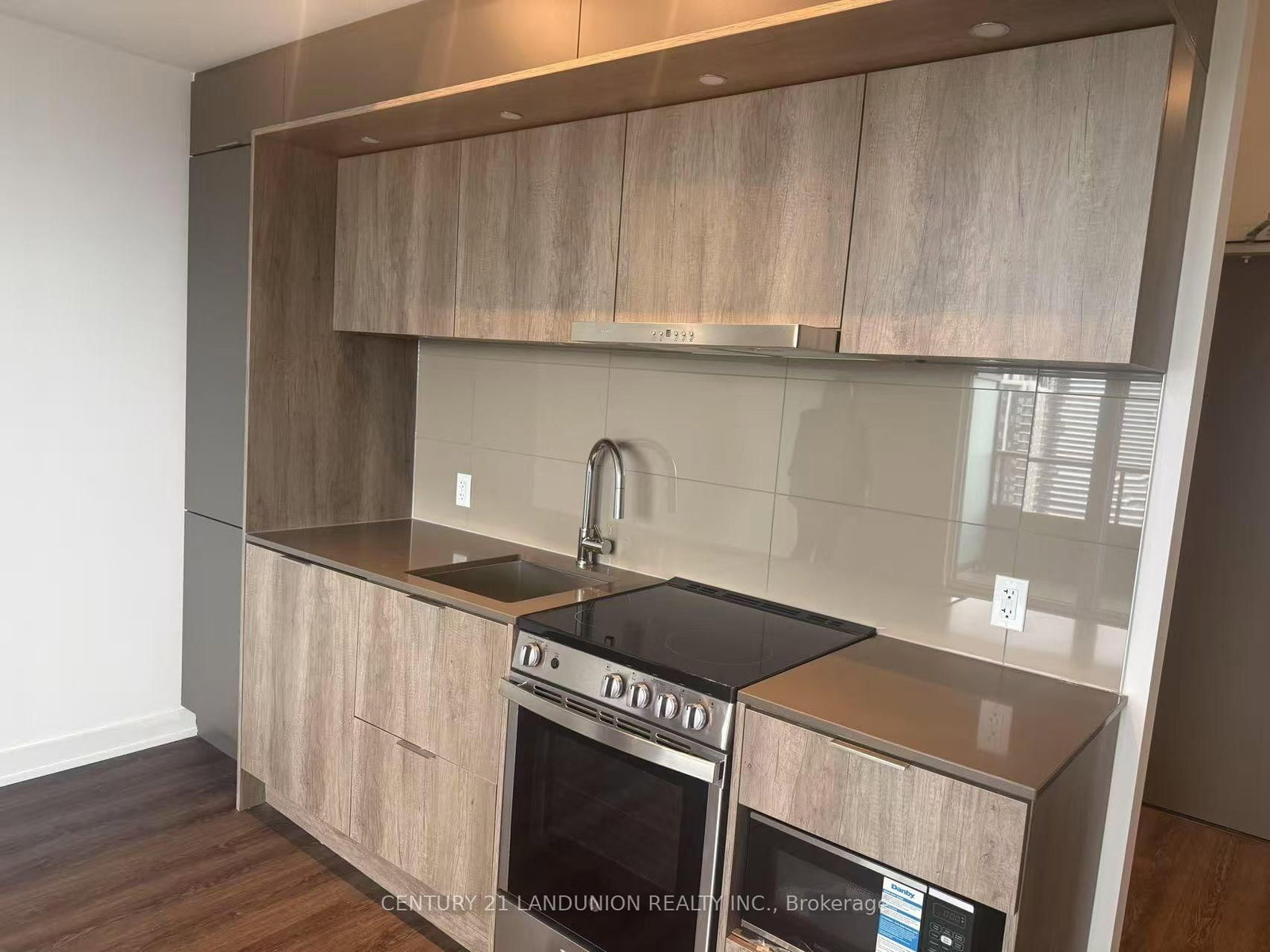 2003-448 Burnhamthorpe Rd, Mississauga, view 8