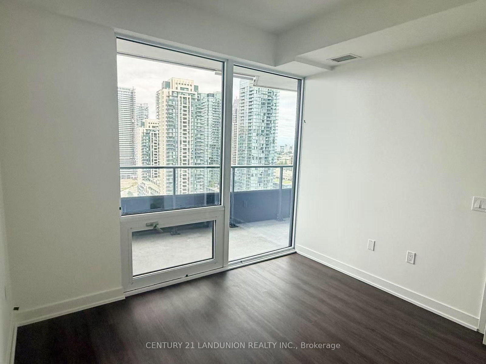 2003-448 Burnhamthorpe Rd, Mississauga, view 9