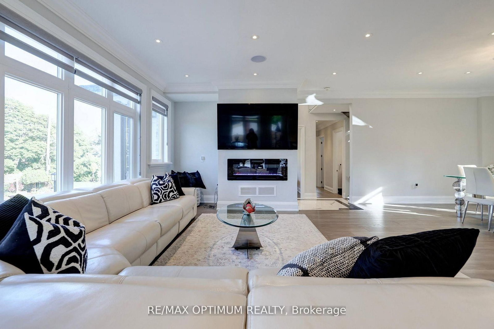 26 Pioneer Dr, Mississauga, view 11