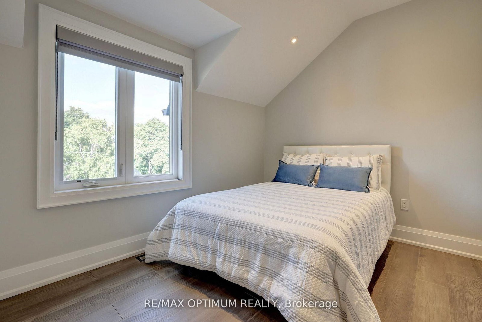 26 Pioneer Dr, Mississauga, view 34