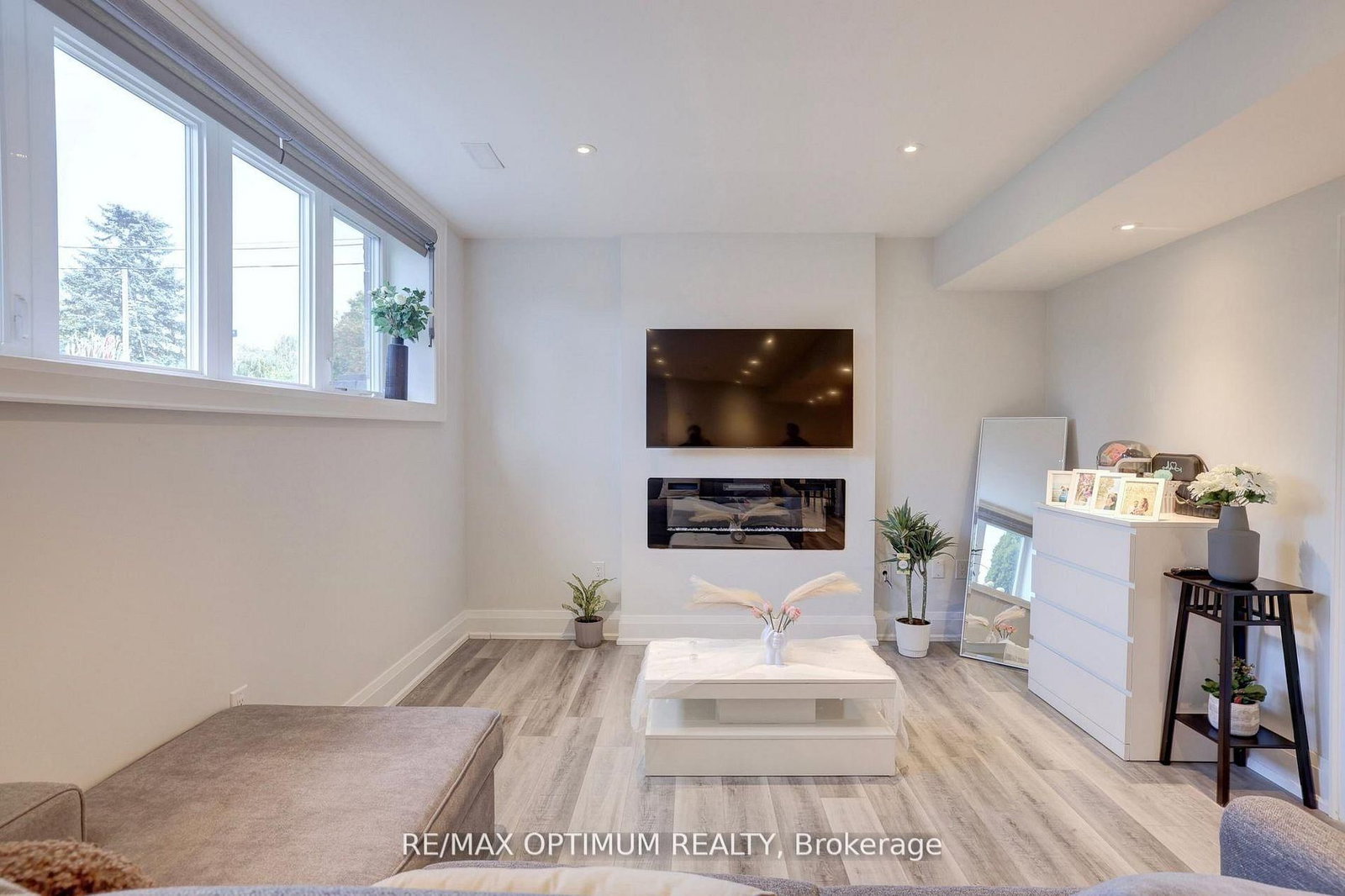 26 Pioneer Dr, Mississauga, view 39