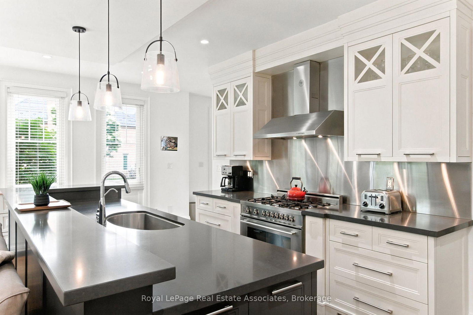 32 Jopling Avenue N • Toronto, ON photo 13