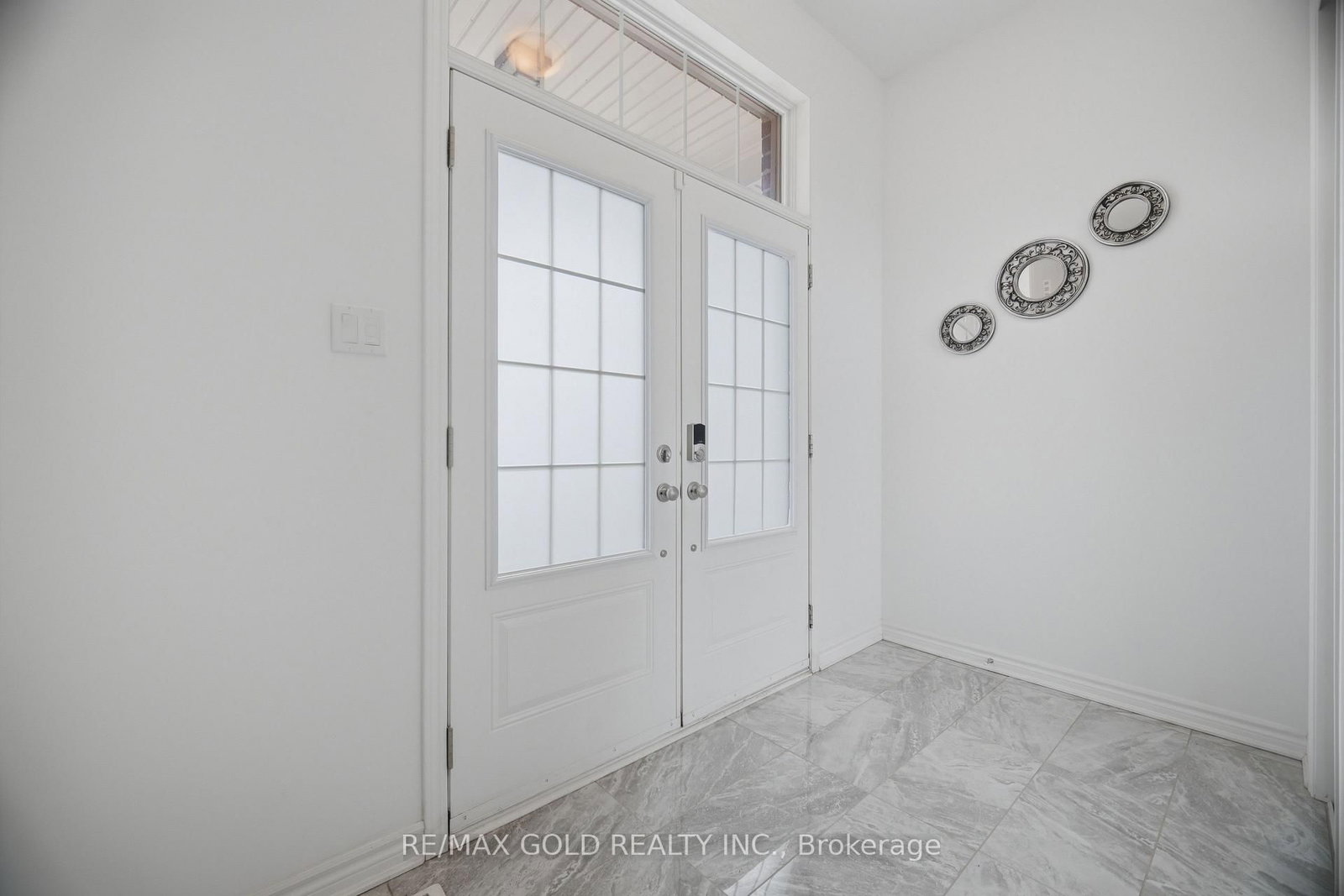 526 Kennedy Circle W • Milton, ON photo 12