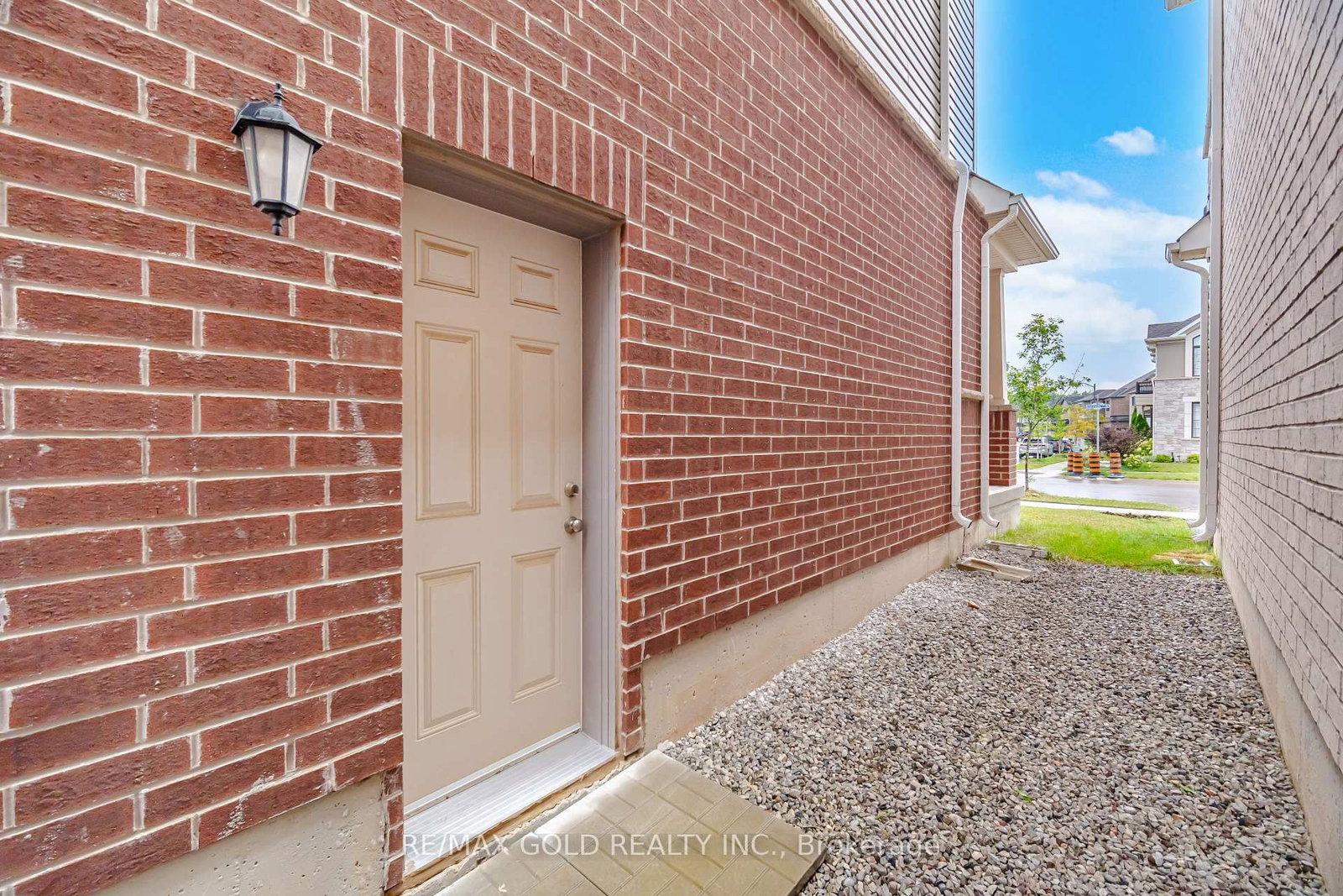 526 Kennedy Circle W • Milton, ON photo 44