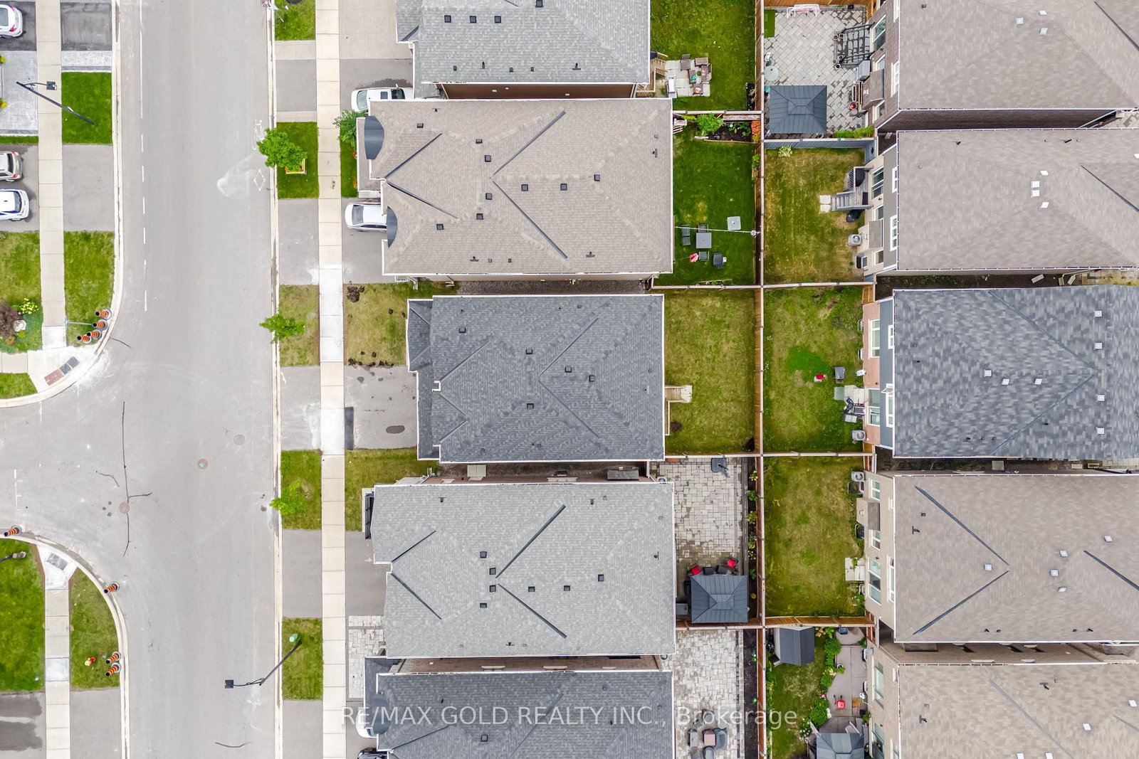526 Kennedy Circle W • Milton, ON photo 6
