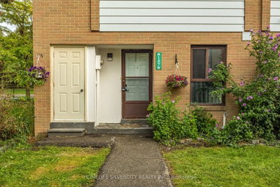 157 Fleetwood Crescent • Brampton, ON photo 2