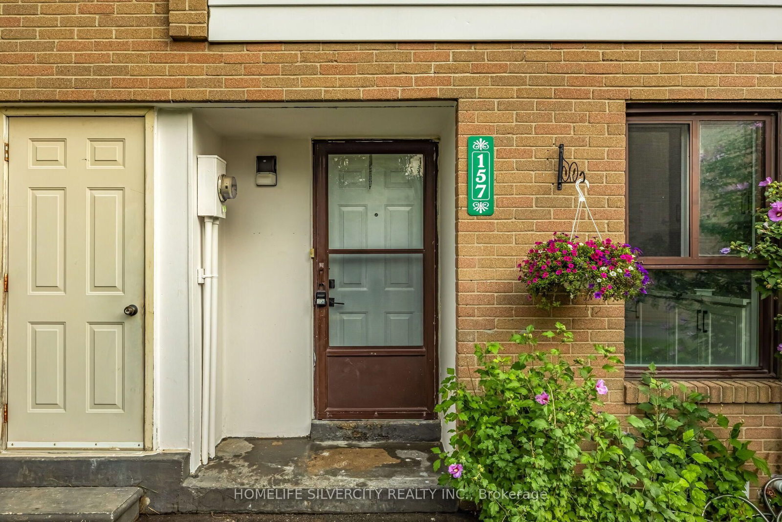 157 Fleetwood Crescent • Brampton, ON photo 3