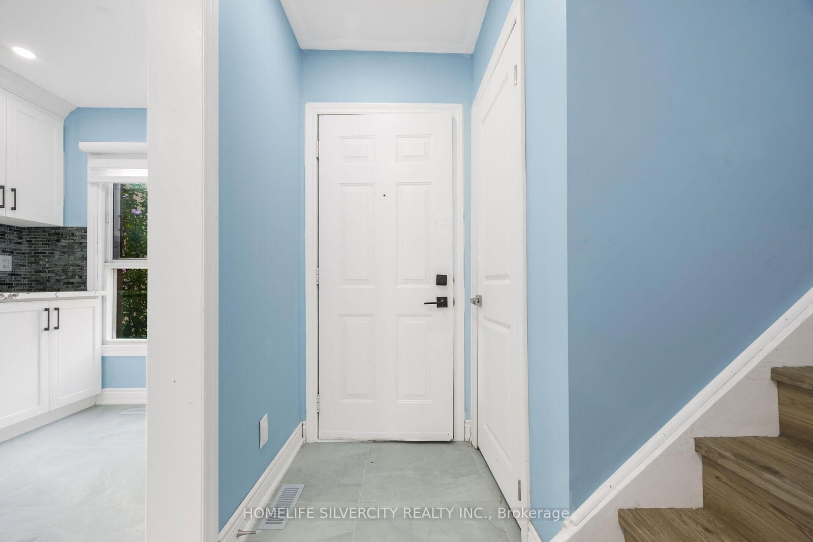 157 Fleetwood Crescent • Brampton, ON photo 4