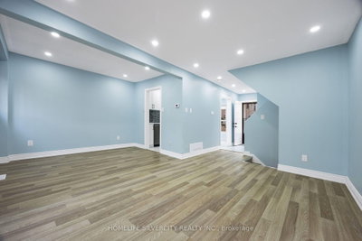 157 Fleetwood Crescent • Brampton, ON photo 7