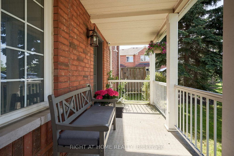 24 - 271 RICHVALE Drive S
