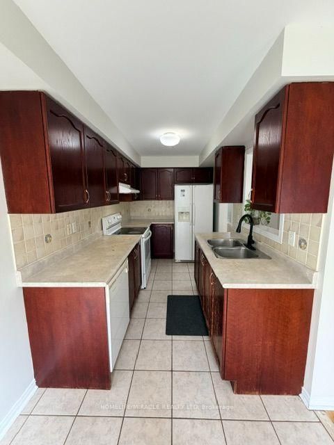7-6391 Spinnaker Circ, Mississauga, view 8