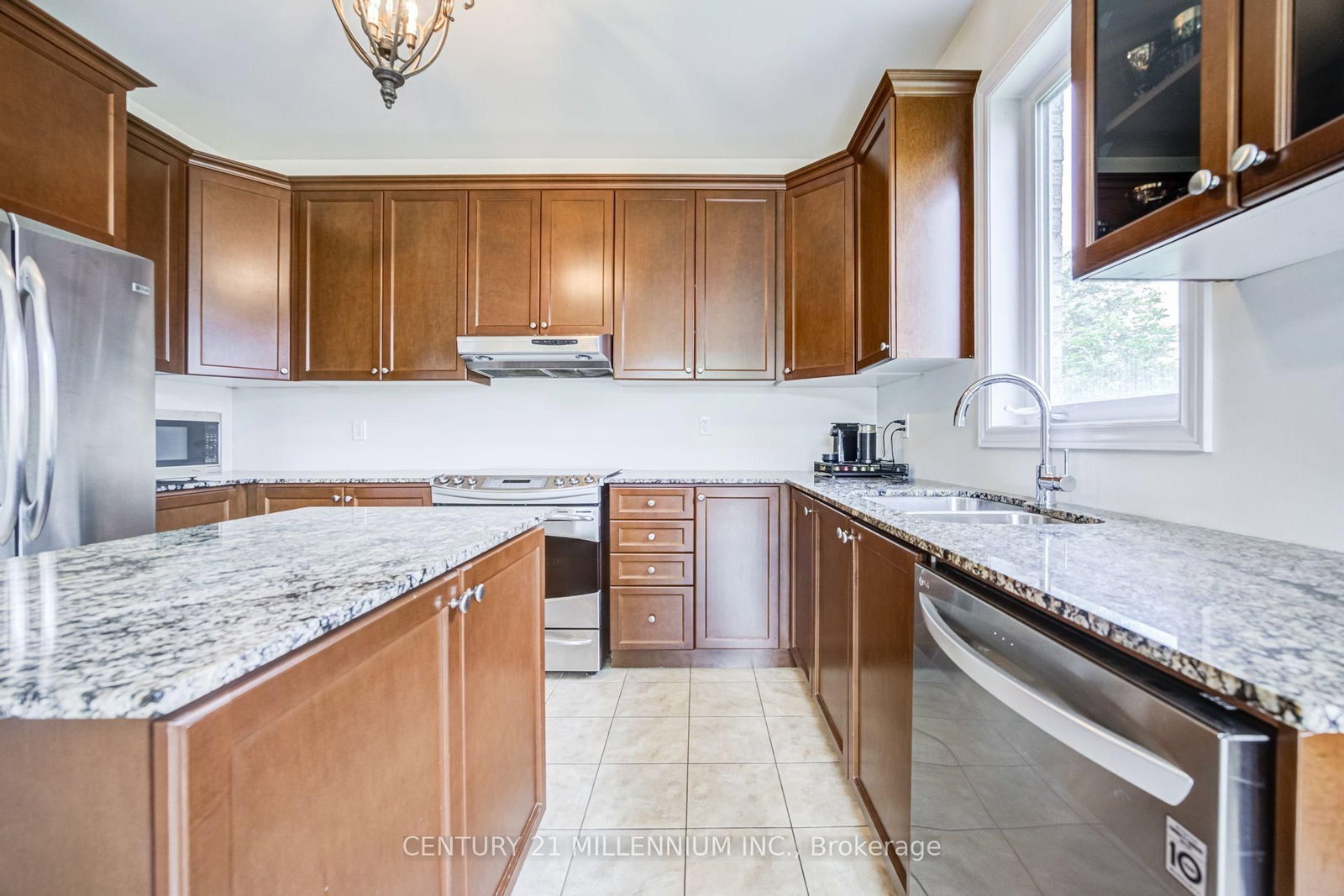 17 Island Grove • Brampton, ON photo 13