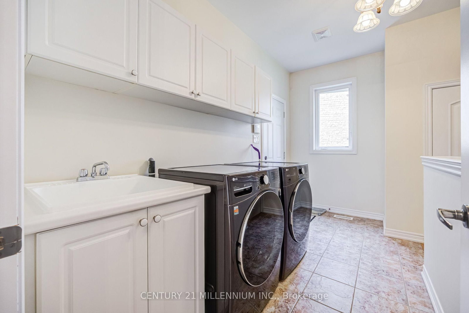 17 Island Grove • Brampton, ON photo 17