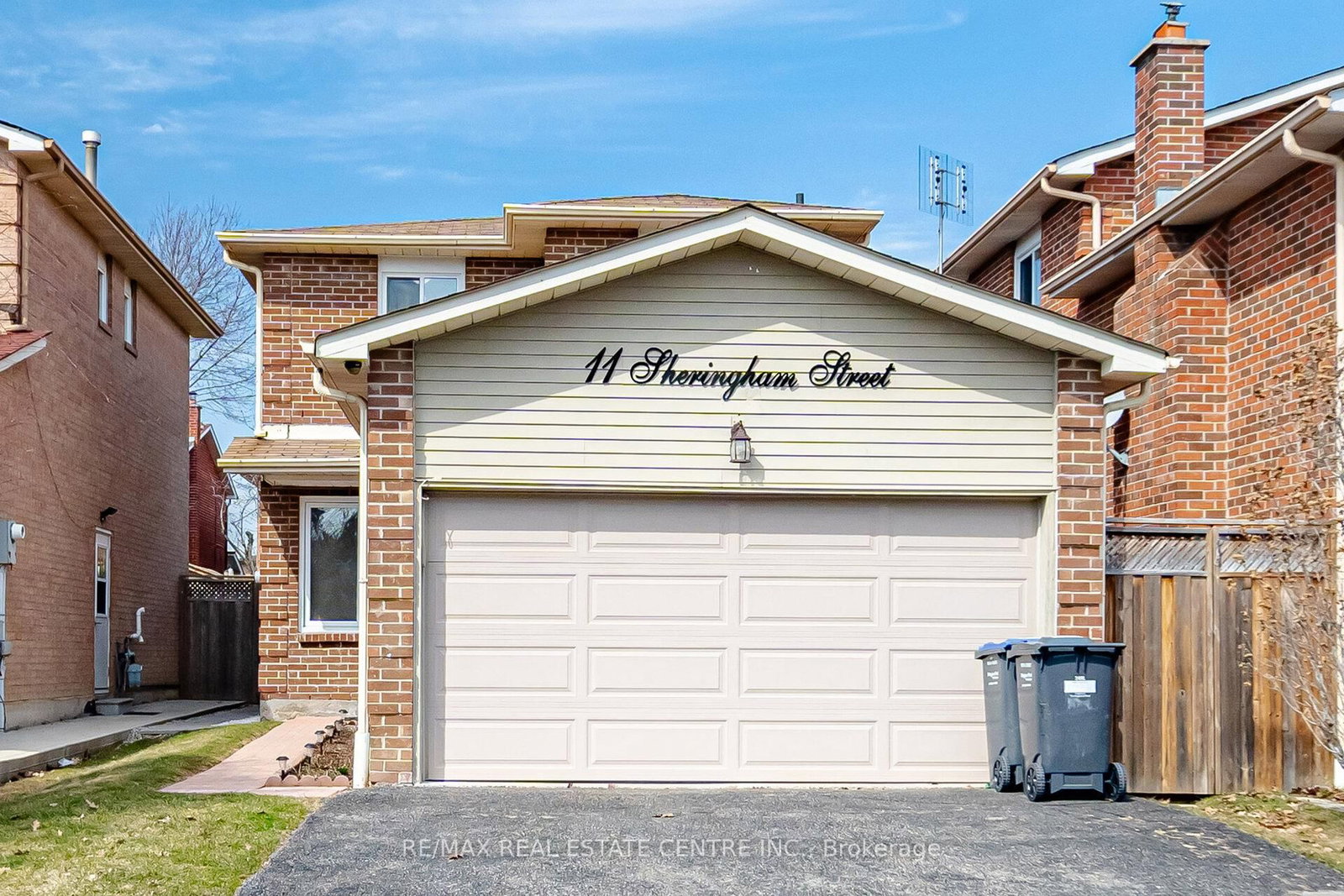 11 Sheringham Street • Brampton, ON photo 1