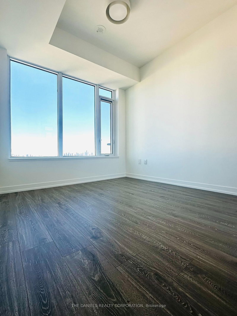 1212 - 2485 Eglinton Avenue W