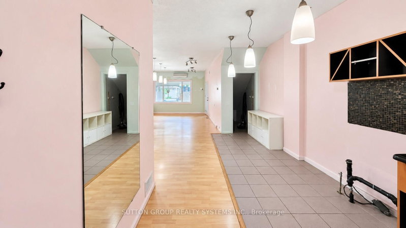 Main Floor - 1986 Davenport Road