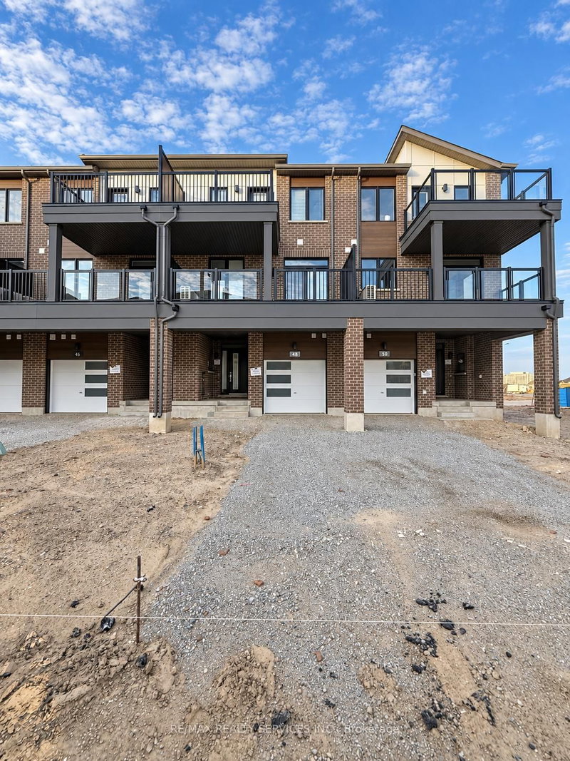 48 THORNBIRD Crescent