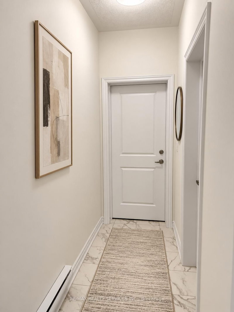 48 THORNBIRD Crescent