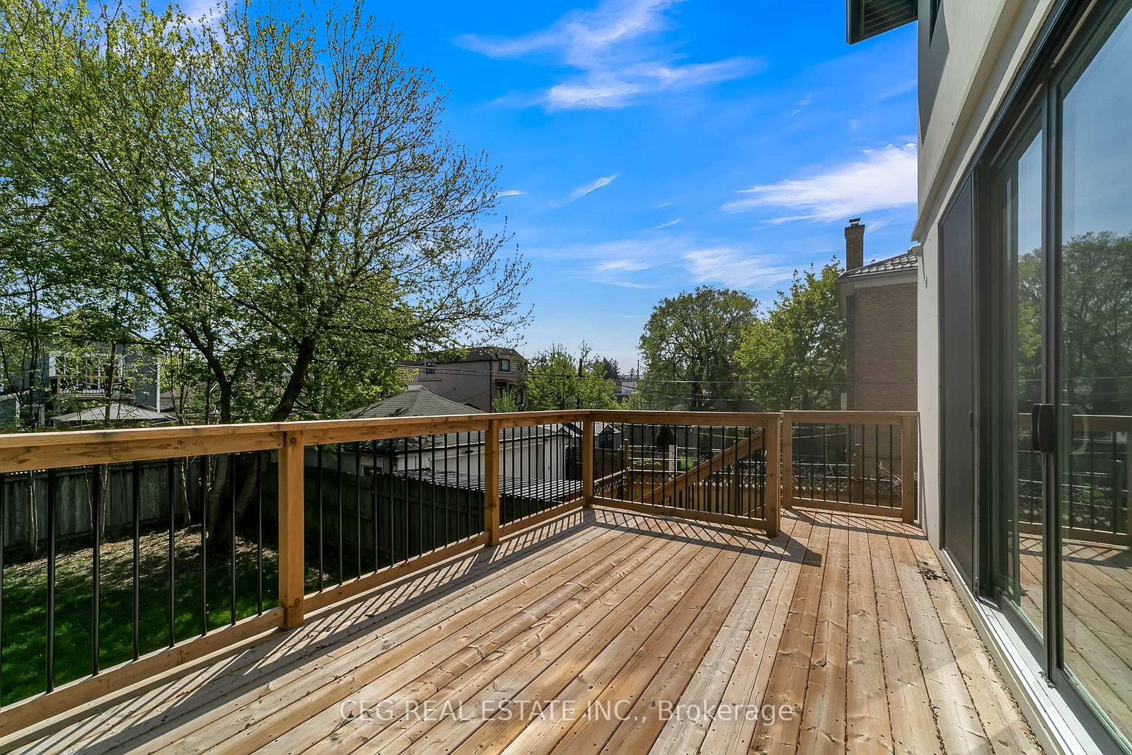21 Sixteenth Street • Toronto, ON photo 10