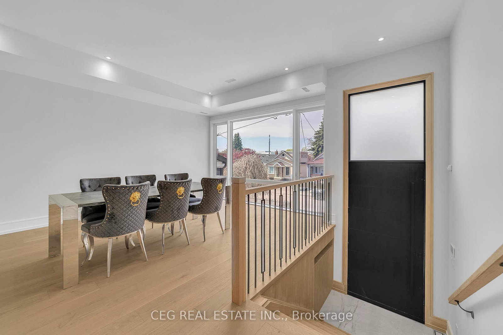 21 Sixteenth Street • Toronto, ON photo 12