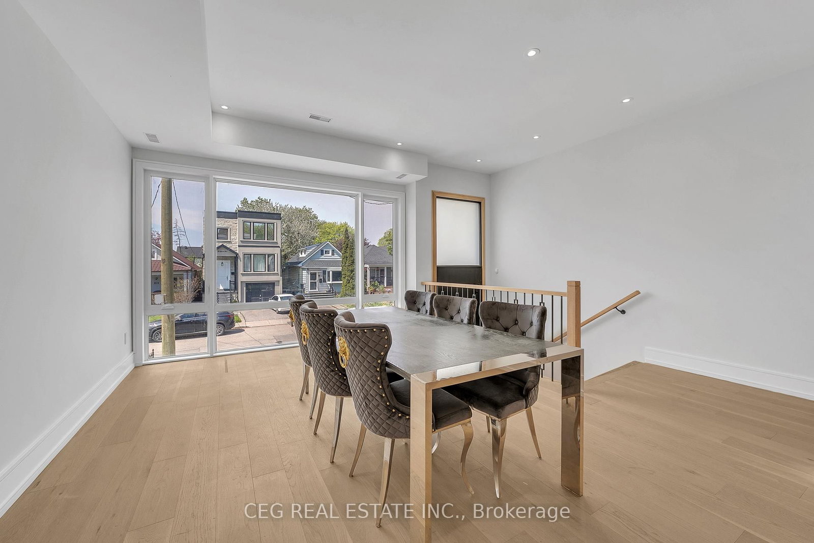 21 Sixteenth Street • Toronto, ON photo 13