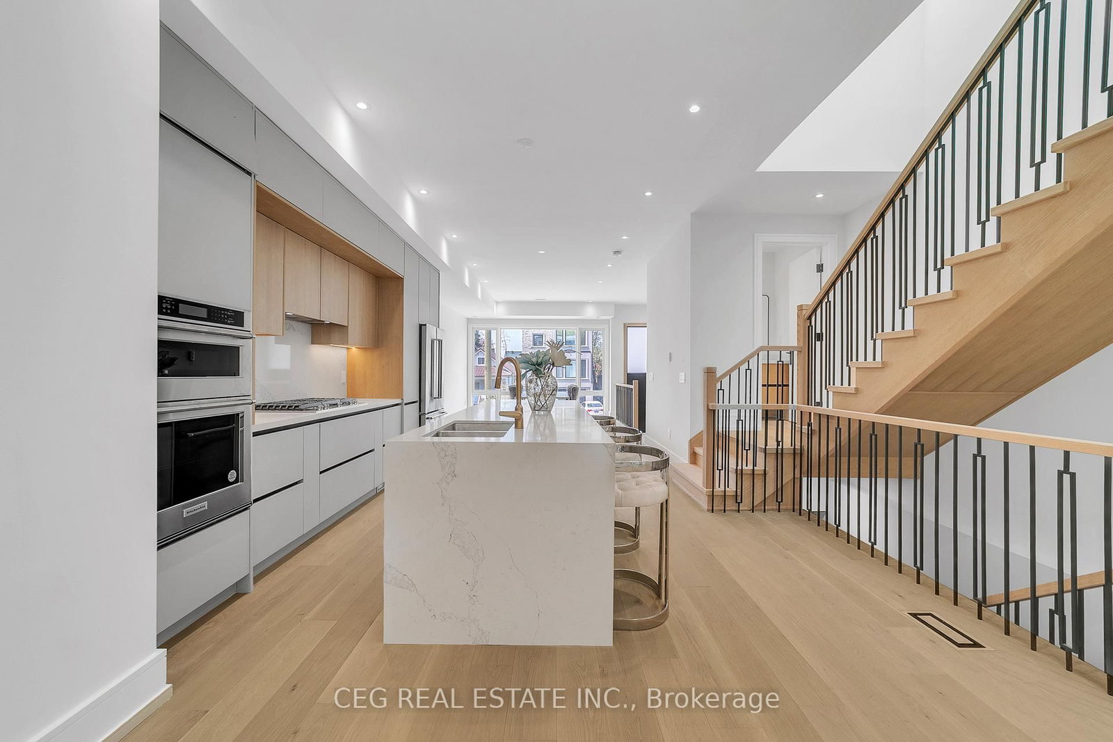 21 Sixteenth Street • Toronto, ON photo 17