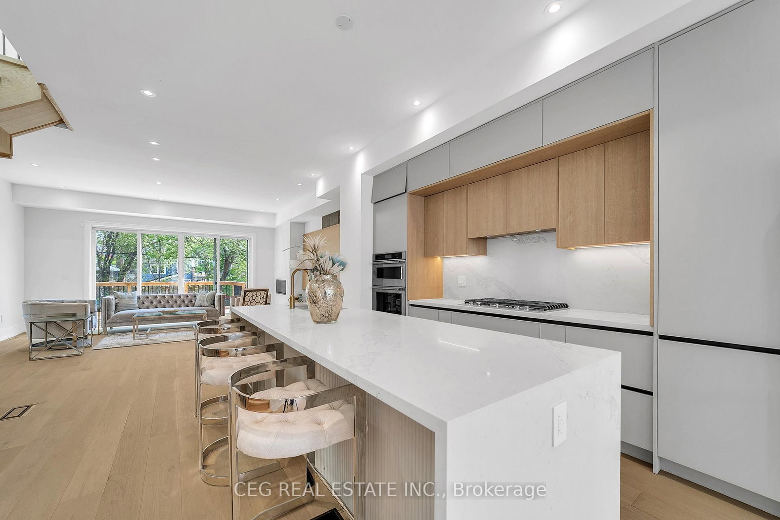 21 Sixteenth Street • Toronto, ON photo 25