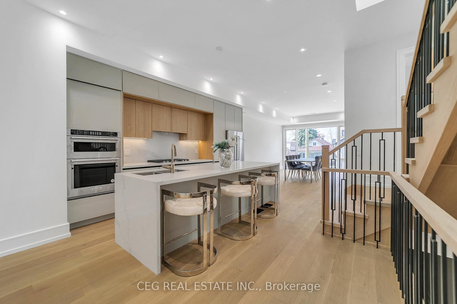 21 Sixteenth Street • Toronto, ON photo 27