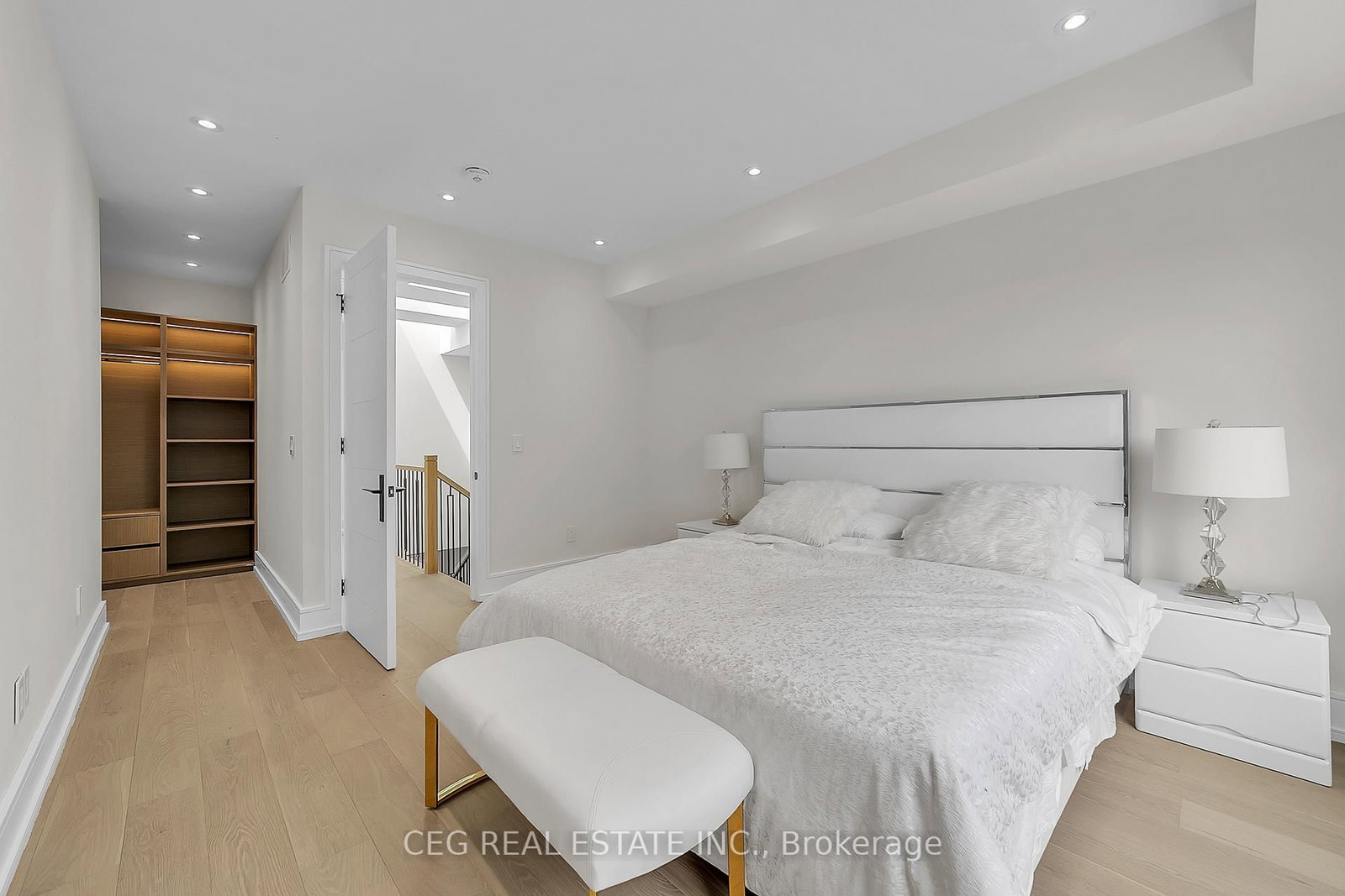 21 Sixteenth Street • Toronto, ON photo 34
