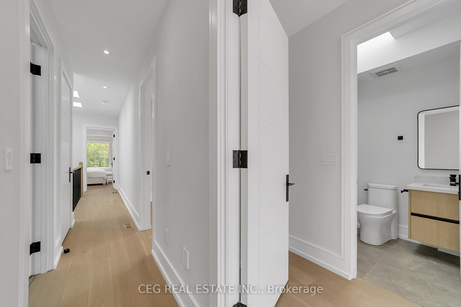 21 Sixteenth Street • Toronto, ON photo 39