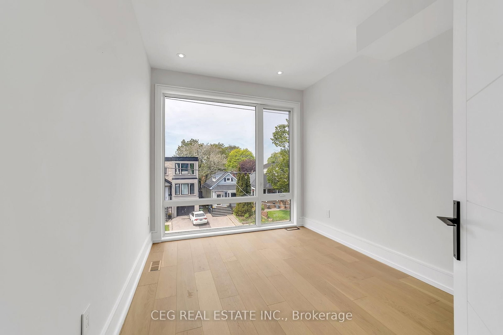 21 Sixteenth Street • Toronto, ON photo 40