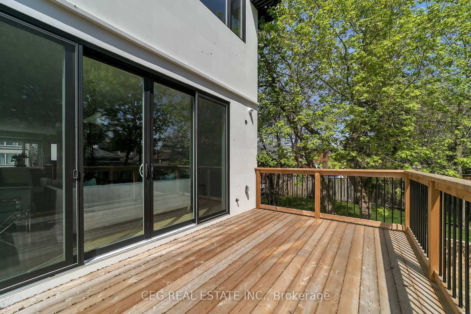 21 Sixteenth Street • Toronto, ON photo 9
