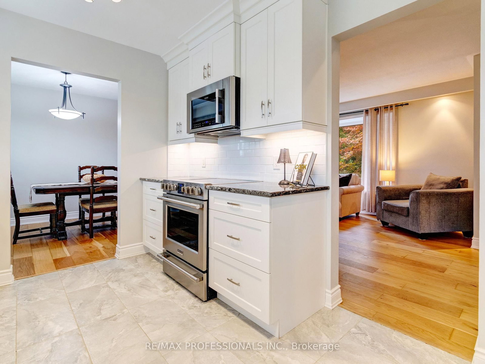 652 Meadow Lane • Burlington, ON photo 11