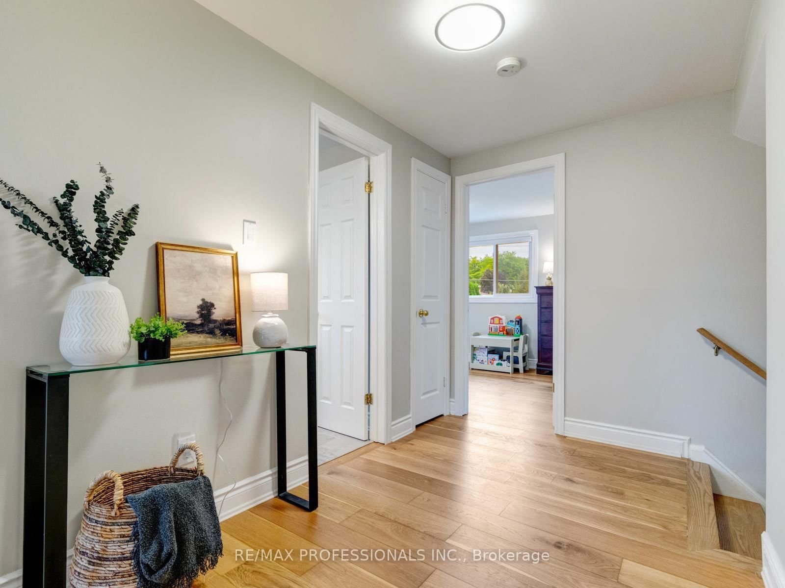 652 Meadow Lane • Burlington, ON photo 26