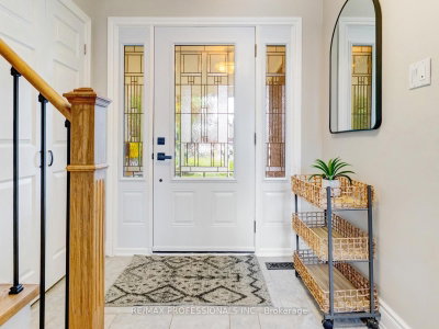 652 Meadow Lane • Burlington, ON photo 5