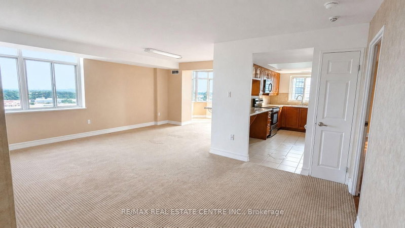 300 Webb Mississauga,ON L5B 3W3 — Photo 5