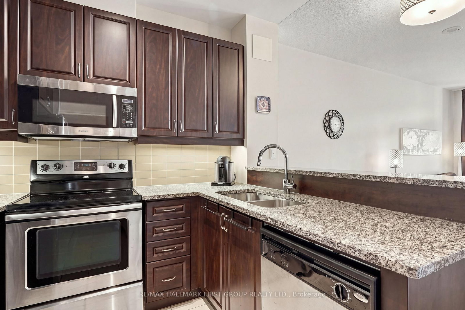 1135 Royal York Road • #912 • Toronto, ON photo 14