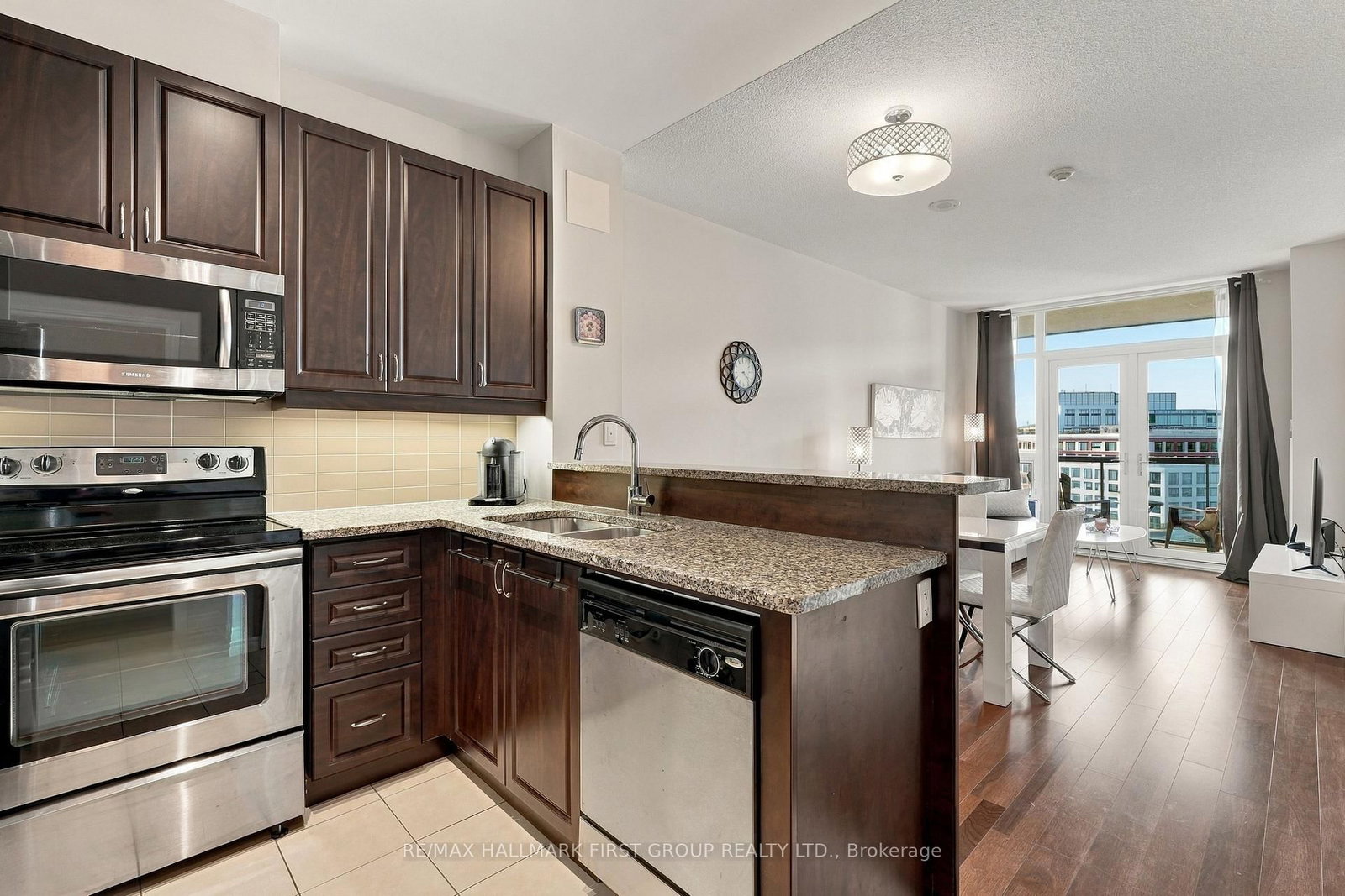 1135 Royal York Road • #912 • Toronto, ON photo 4