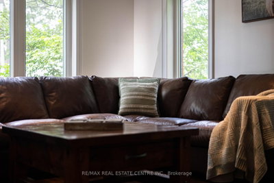 119 Oak Ridge Drive • Orangeville, ON photo 6
