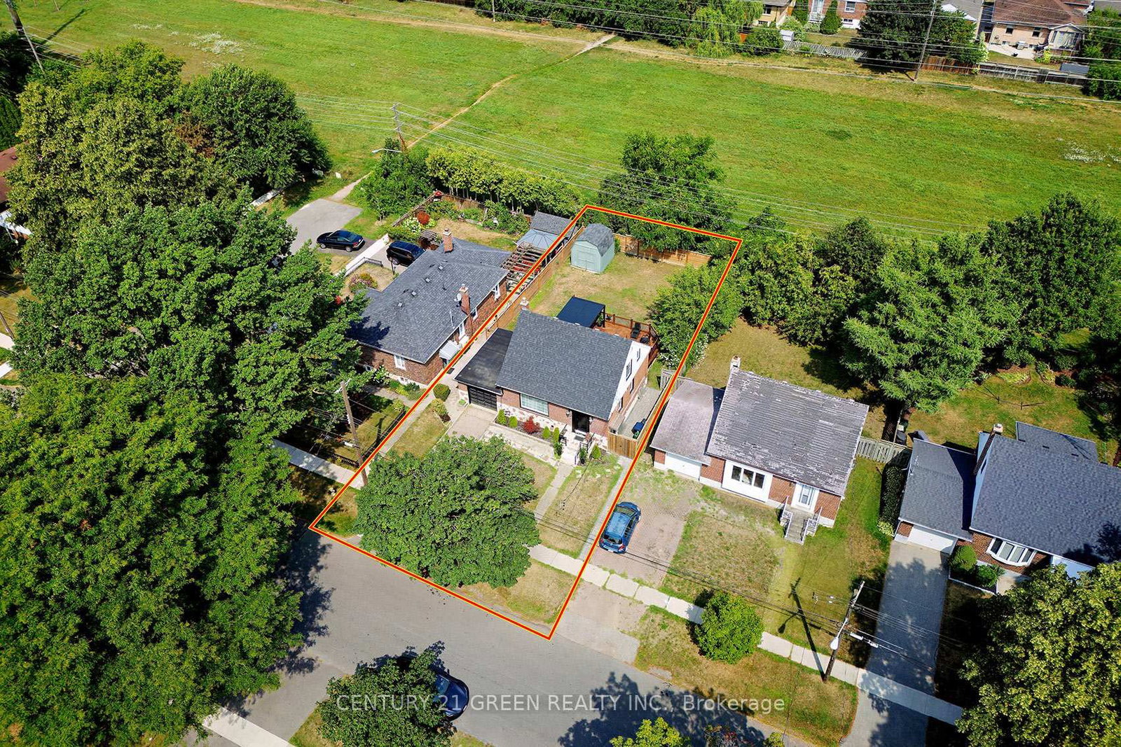 32 Castlebar Road • Toronto, ON photo 10