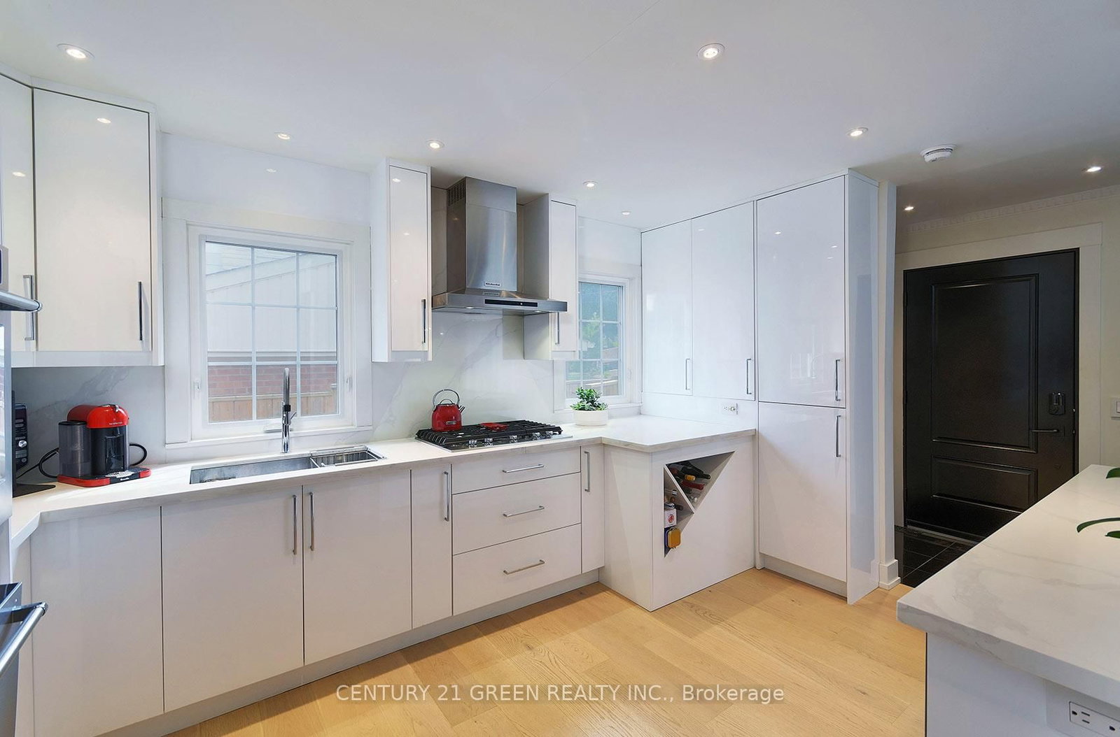 32 Castlebar Road • Toronto, ON photo 11