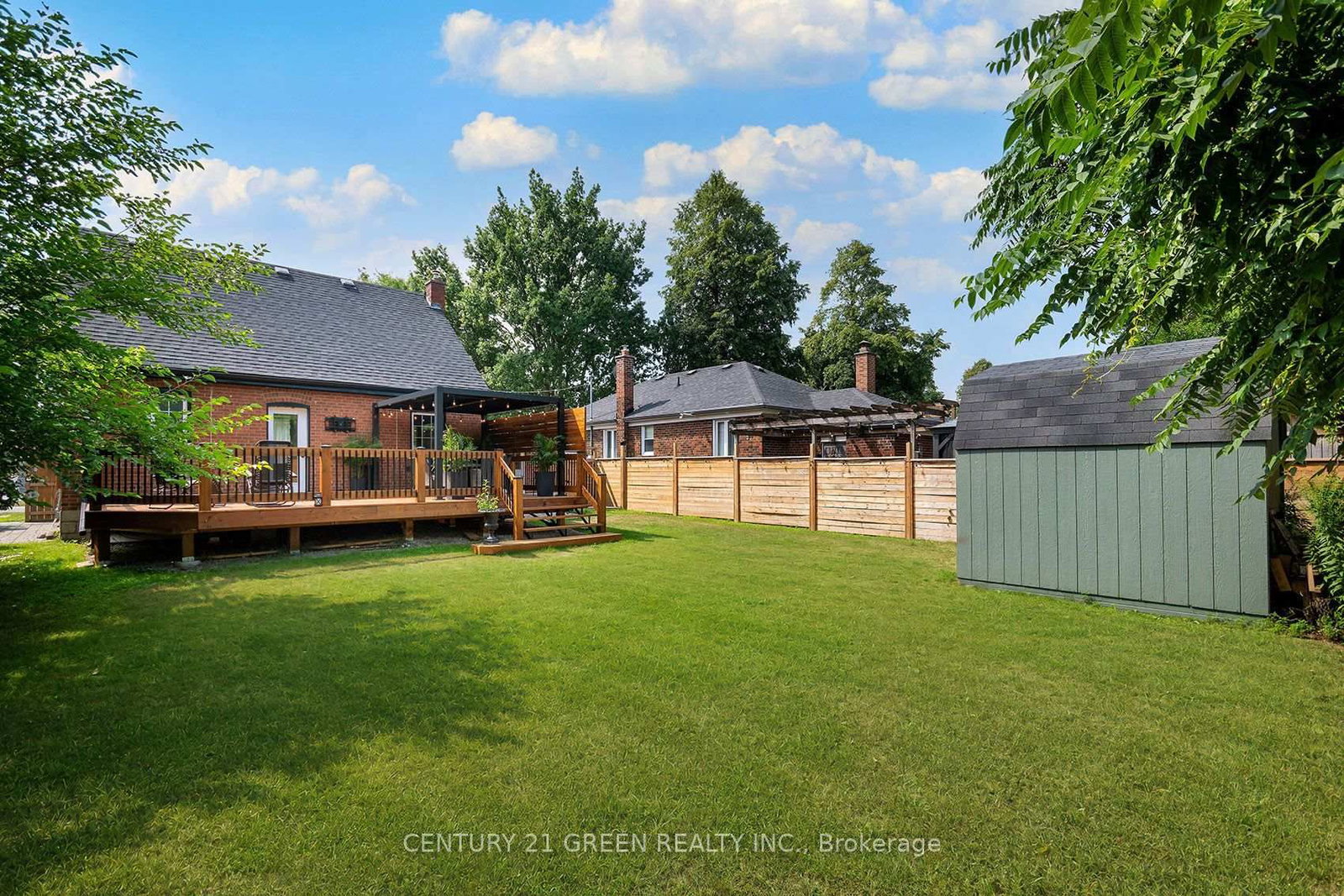 32 Castlebar Road • Toronto, ON photo 12