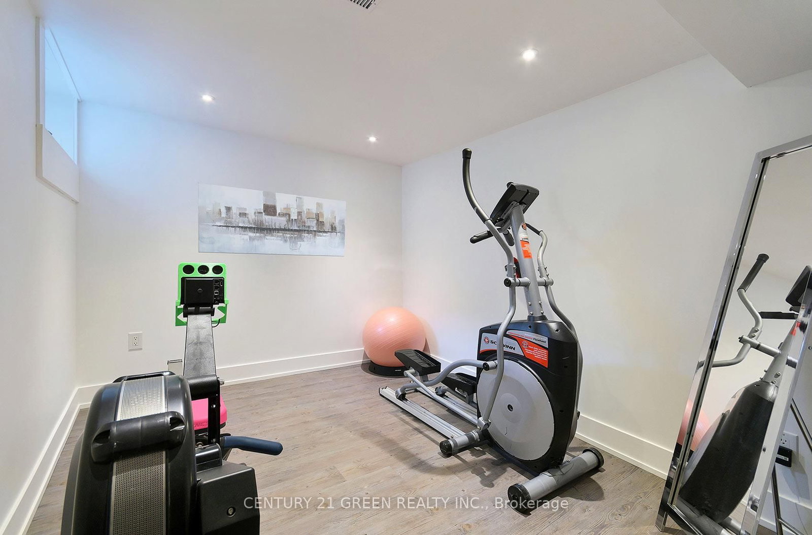 32 Castlebar Road • Toronto, ON photo 15
